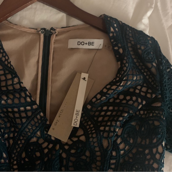 DO + BE Hunter Green Vici Collection Dress - Picture 4 of 5